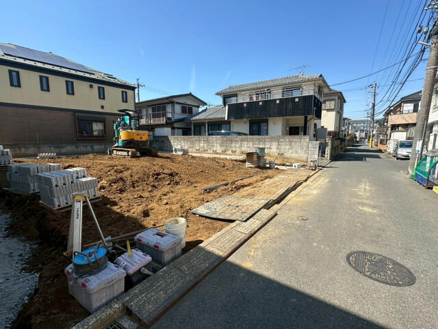 ブルーミングガーデン　松戸市六高台５丁目１棟／１期１号棟の前面道路含む現地写真|前面道路含む外観写真