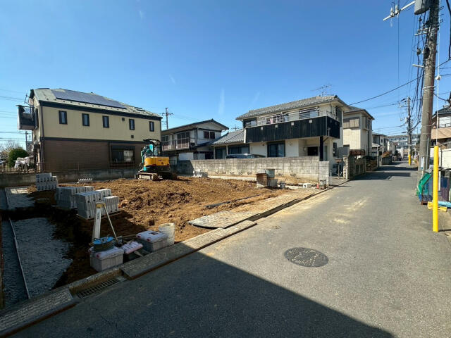 ブルーミングガーデン　松戸市六高台５丁目１棟／１期１号棟の前面道路含む現地写真|前面道路含む外観写真