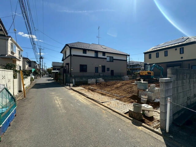 ブルーミングガーデン　松戸市六高台５丁目１棟／１期１号棟の前面道路含む現地写真|前面道路含む外観写真