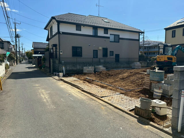 ブルーミングガーデン　松戸市六高台５丁目１棟／１期１号棟の前面道路含む現地写真|前面道路含む外観写真