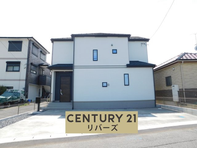 北名古屋市熊之庄牛流の新築一戸建の外観|◇限定１棟◇　　新価格！！いつでも見学出来ます♪（お問合せ当日、平日、水曜、夜間でもＯＫ）　開放的な角地♪　敷地４２．１７坪！　駐車並列３台可　全居室南向き！　南に庭付き♪ 
