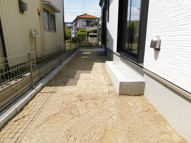 北名古屋市熊之庄牛流の新築一戸建の庭|◇庭◇　　家庭菜園などが楽しめる南庭付き♪