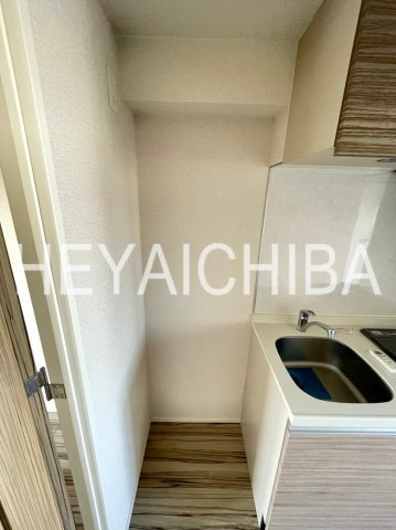 SYFORME IRIYAのキッチン|冷蔵庫置場