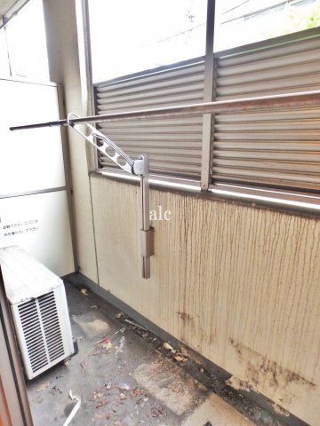 新宿区西新宿７丁目の賃貸マンションのバルコニー