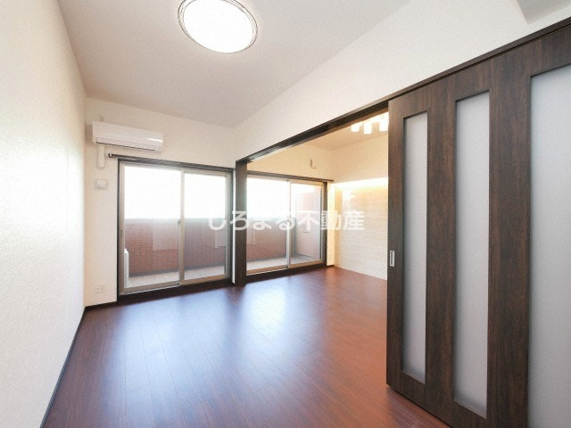 プレジオ海老江の洋室