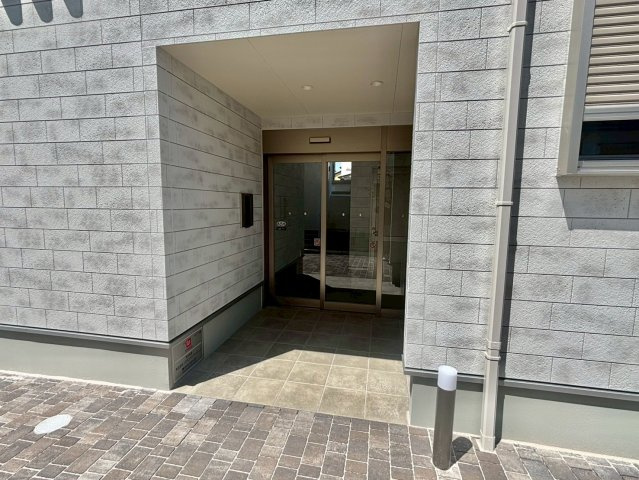 villa al mare加古川駅前のエントランス