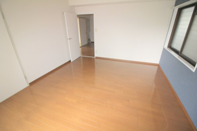 【洋室】 | サンパレス桃山台2番館