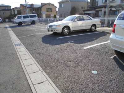 【駐車場】 | ルミエール B棟 | 駐車場