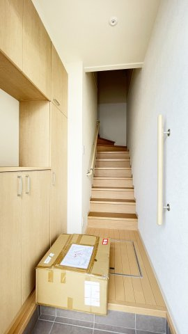 シャーメゾン　レ・フレール　Ⅴの玄関