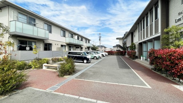 シャーメゾン　レ・フレール　Ⅴの駐車場