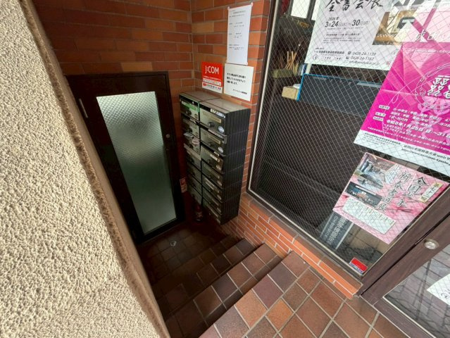 タウンクレスト大原のエントランス