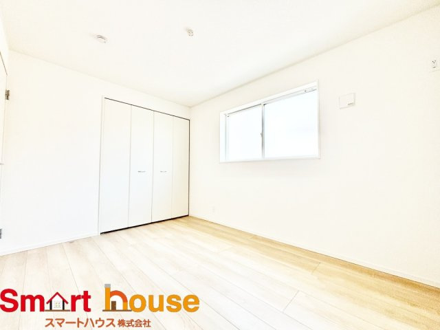 厚木市下荻野第１８の洋室