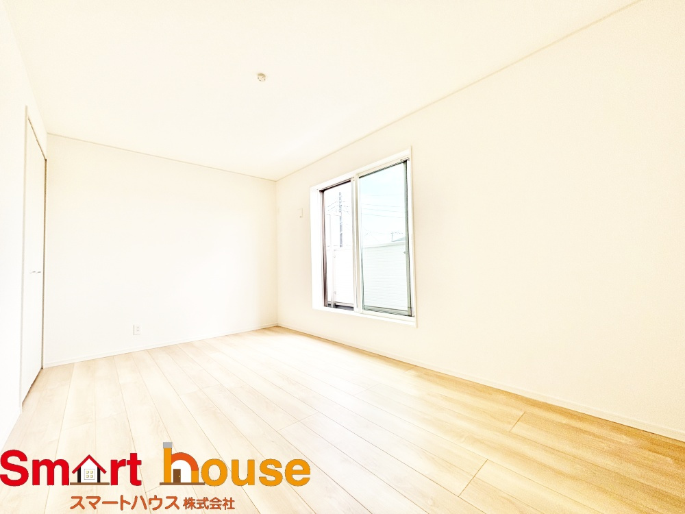 厚木市下荻野第１８の洋室