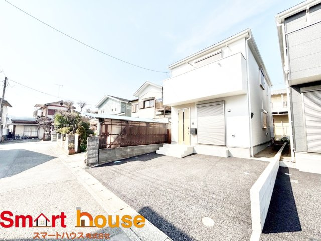 厚木市下荻野第１８の前面道路含む現地写真