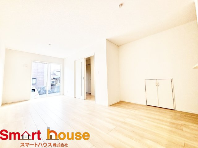 厚木市下荻野第１８の居間・リビング