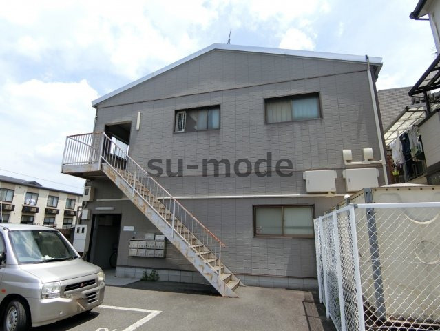 五十鈴ハイツ西館