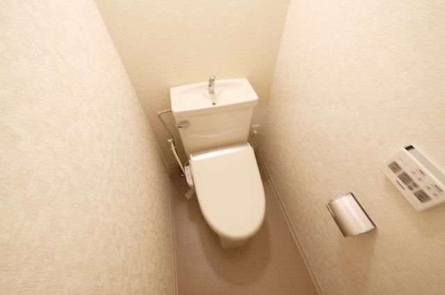 グランドパレス新大宮のトイレ|ウォシュレットタイプのトイレです