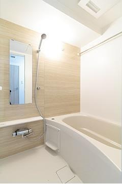 ガルデニア蔵前の浴室