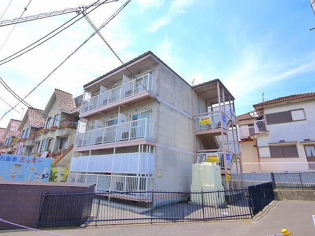 BLUEハイツの外観