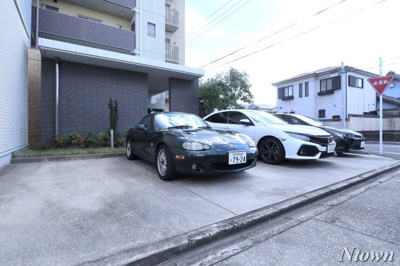 【駐車場】 | レッジェンダパラッツオ | 駐車場があるので、車を買う予定の方も安心です