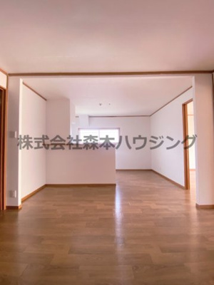 【居間・リビング】 | 　中村マンション | きれいなリビングです