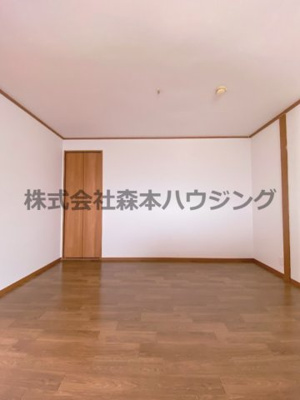 【居間・リビング】 | 　中村マンション | ゆったりしたリビングです