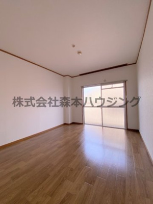 【洋室】 | 　中村マンション | ゆったりした洋室です