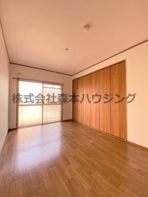 【洋室】 | 　中村マンション | 明るい洋室です
