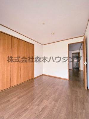 【寝室】 | 　中村マンション | 落ち着いて過ごせるお部屋なので、寝室にいかがでしょうか