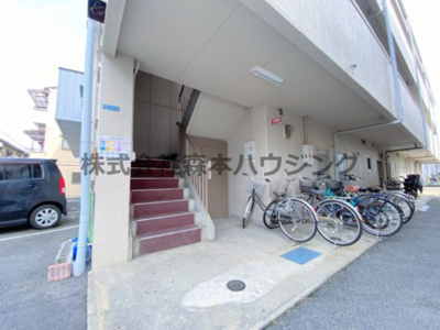 【エントランス】 | 　中村マンション | エントランスです