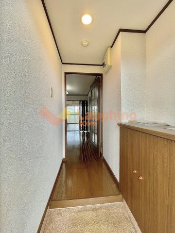 クラウンⅡ津福の玄関|きれいな玄関です※別号室の写真になります