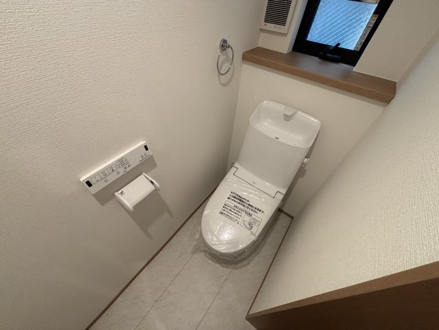 西が丘２丁目新築戸建のトイレ