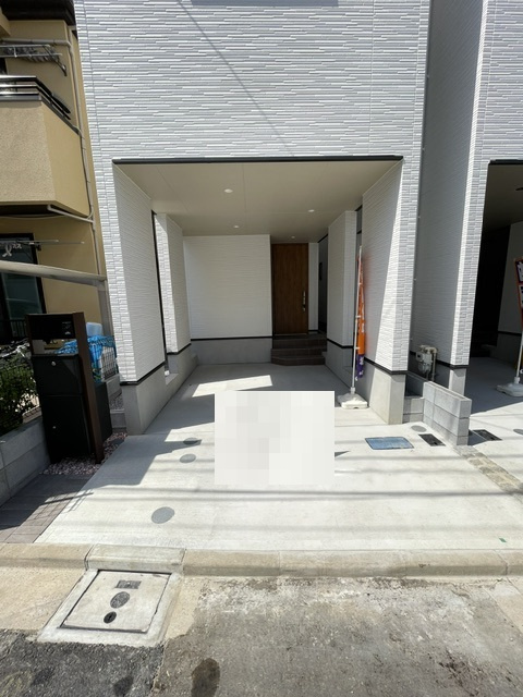 西が丘２丁目新築戸建の駐車場