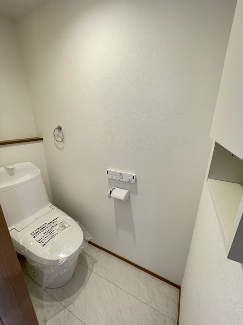 西が丘２丁目新築戸建のトイレ