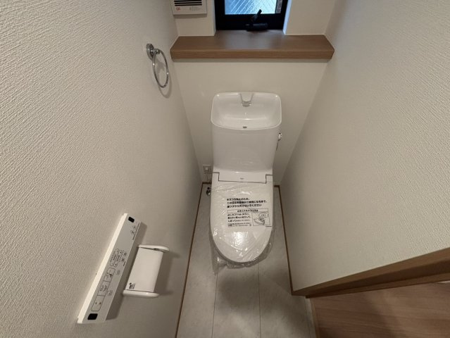 西が丘２丁目新築戸建のトイレ
