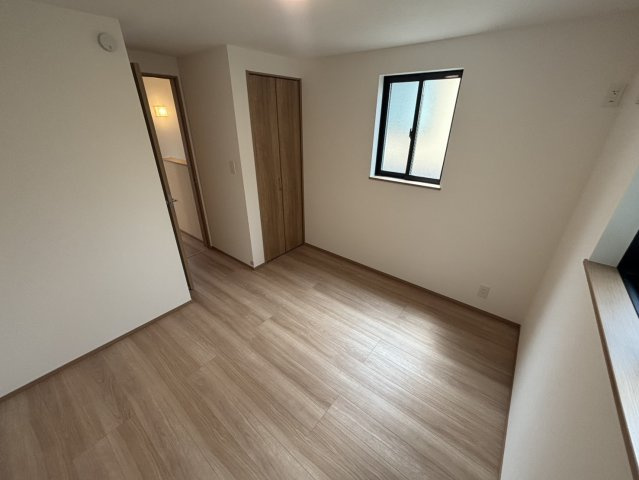 西が丘２丁目新築戸建の洋室