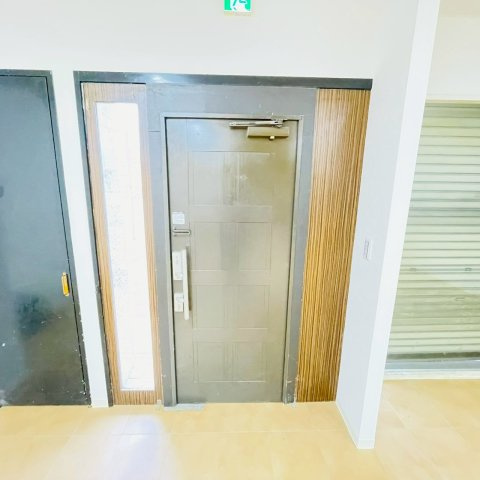 西町　金井ビルの内装
