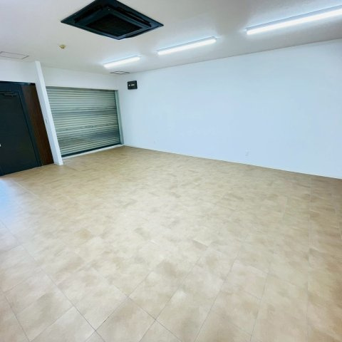 西町　金井ビルの内装