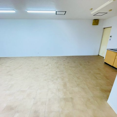 西町　金井ビルの内装