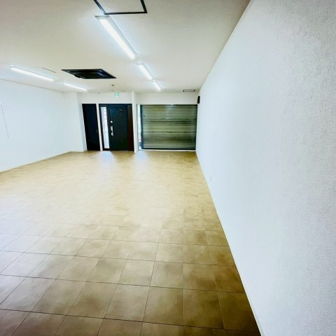 西町　金井ビルの内装