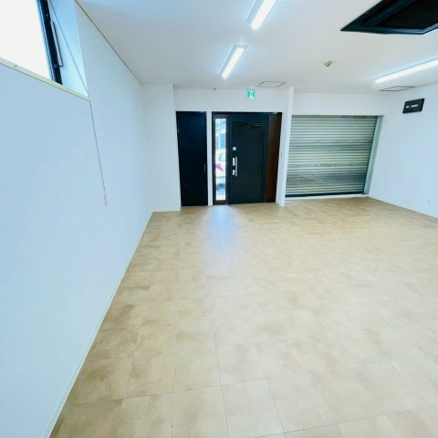 西町　金井ビルの内装