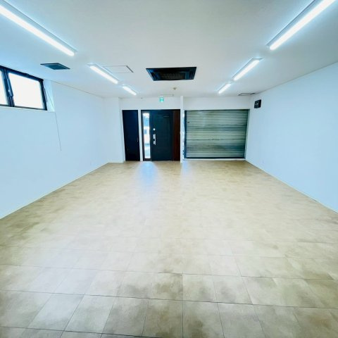 西町　金井ビルの内装