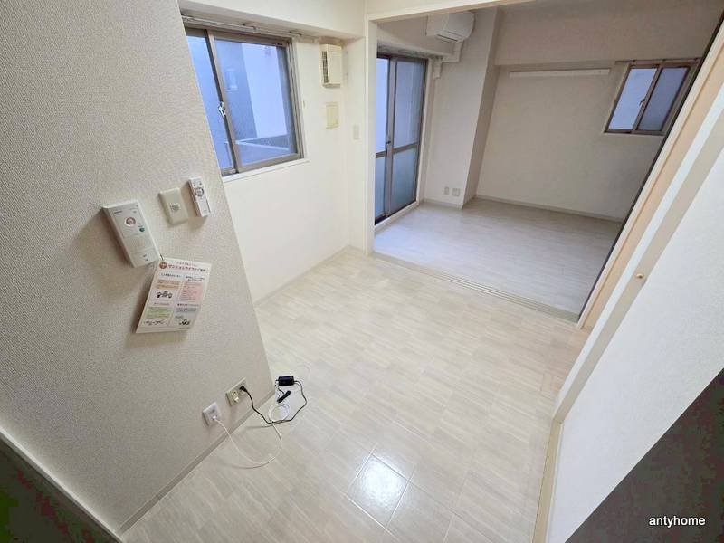 カーサ　セレーネ　仲介手数料無料の居間・リビング