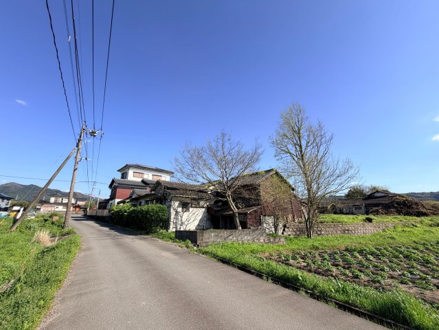 浮羽町三春　空き家付き物件の前面道路含む現地写真|北側接道
