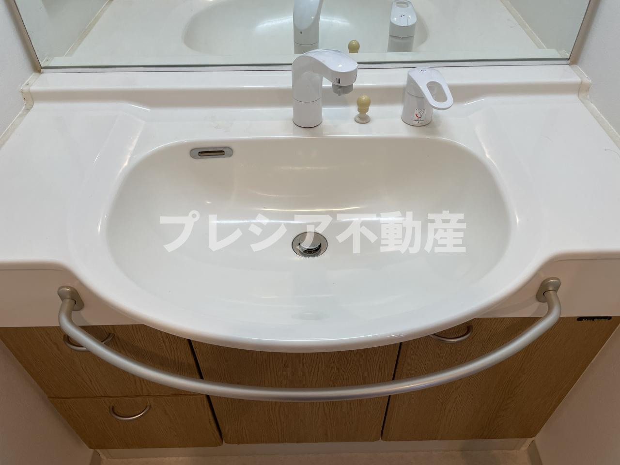 甲子園四番町ハイツの独立洗面台