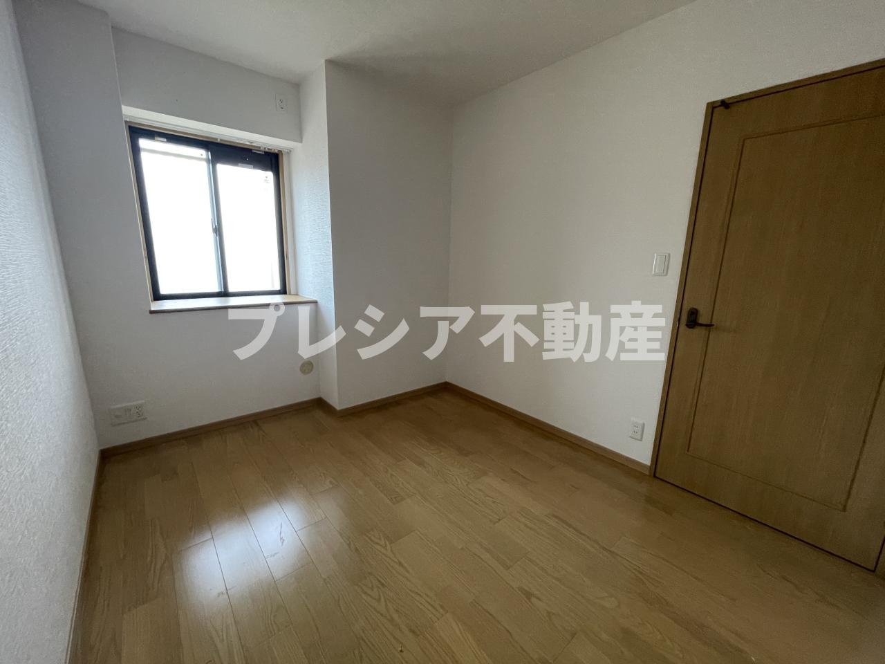 甲子園四番町ハイツの洋室