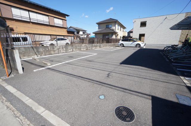 リブリ・アレイ浜野の駐車場