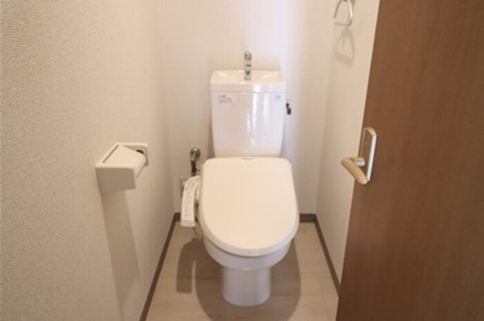 ロイヤルメゾンのトイレ|清潔感のあるトイレです