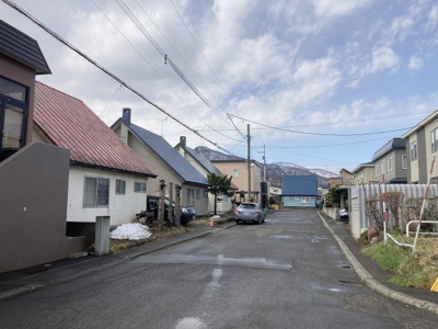 【前面道路含む現地写真】 | 手稲区星置1-7 | 前面は8ｍ幅の公道♪