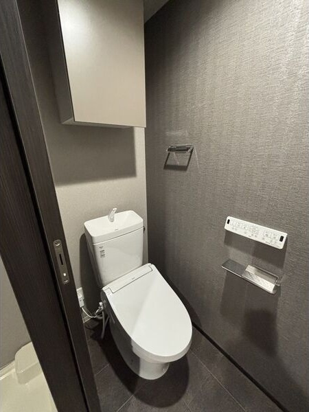 プレサンスロジェ上前津駅前THE RESIDENCEのトイレ